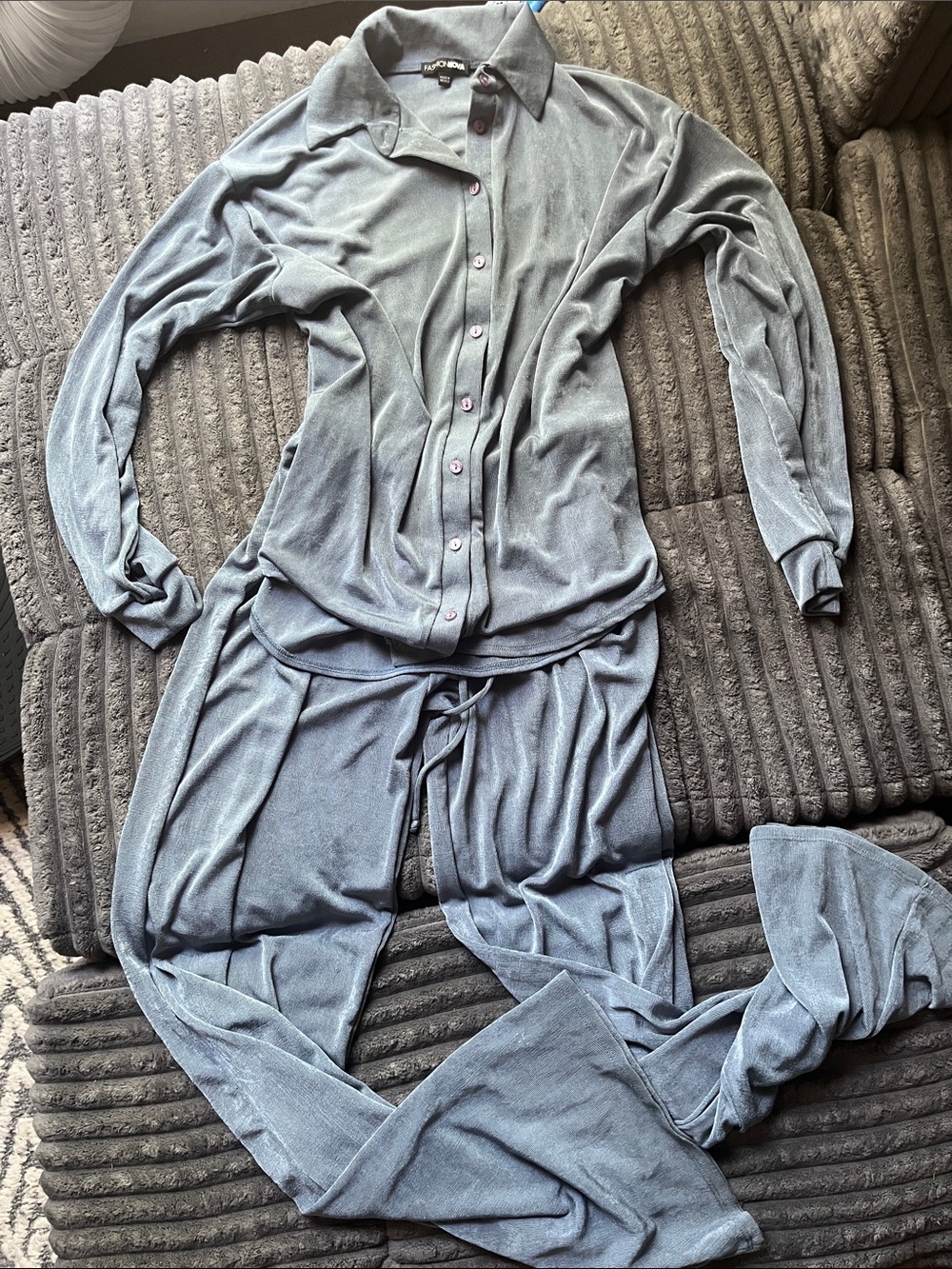 Fashion Nova Women's Button-up set in Gray blue